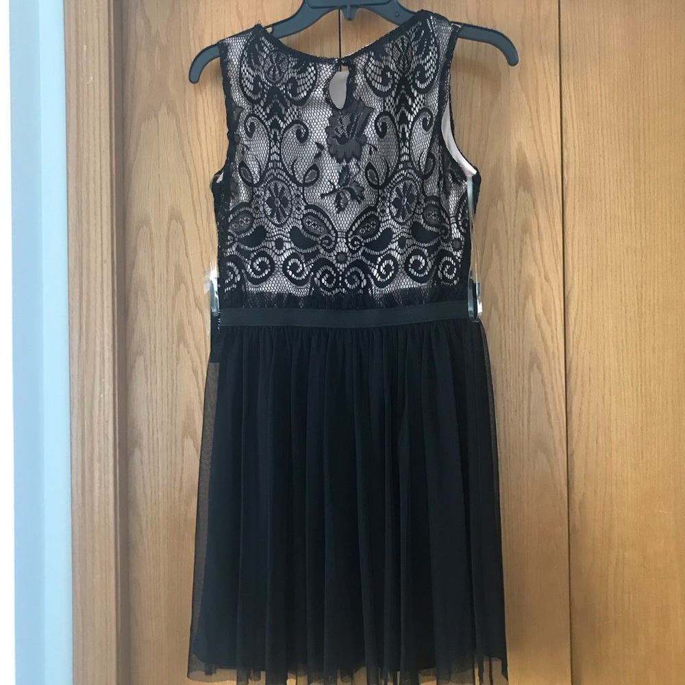 Mid-thigh dress